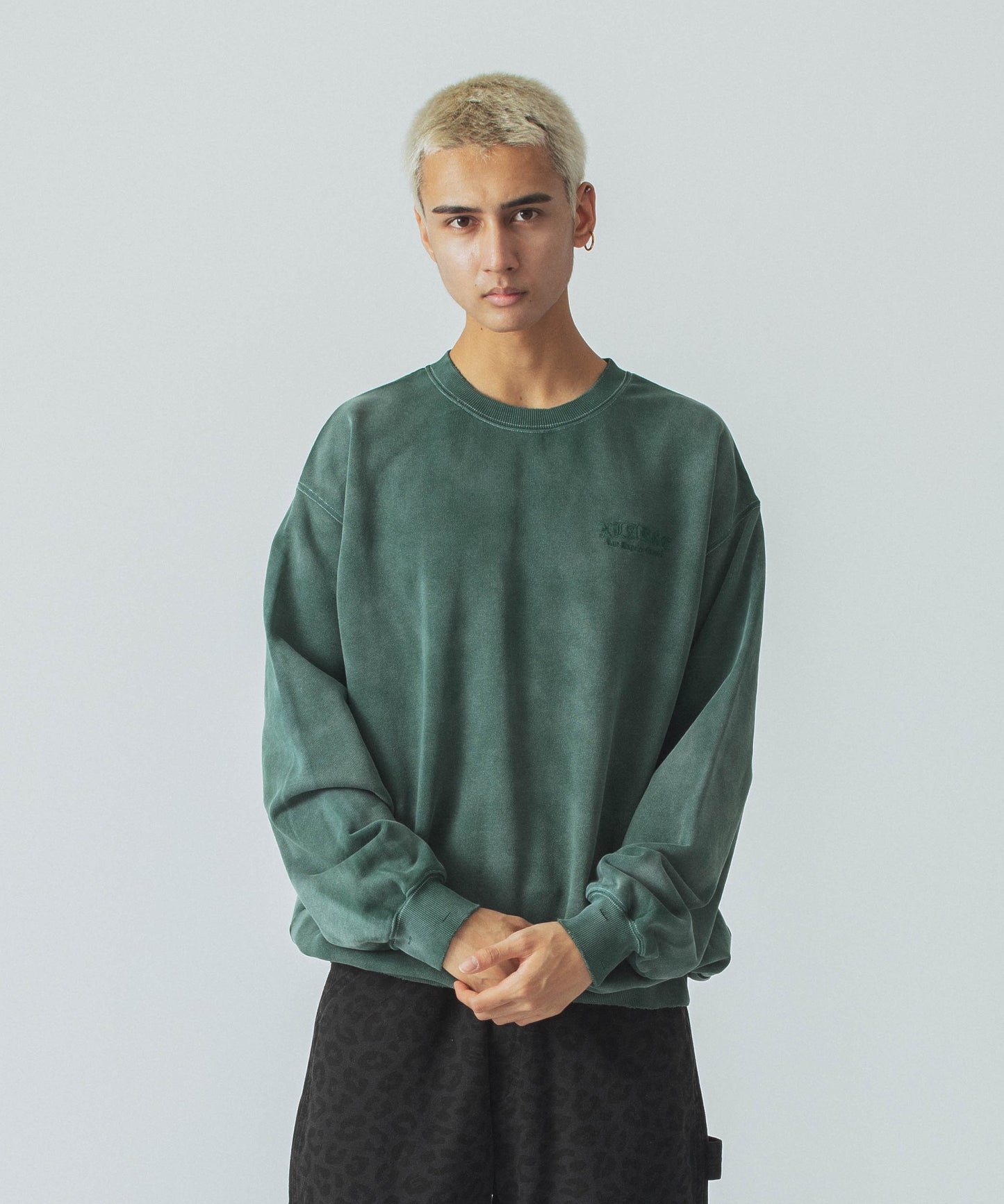 OLD ENGLISH BLEACHED CREWNECK SWEATSHIRT