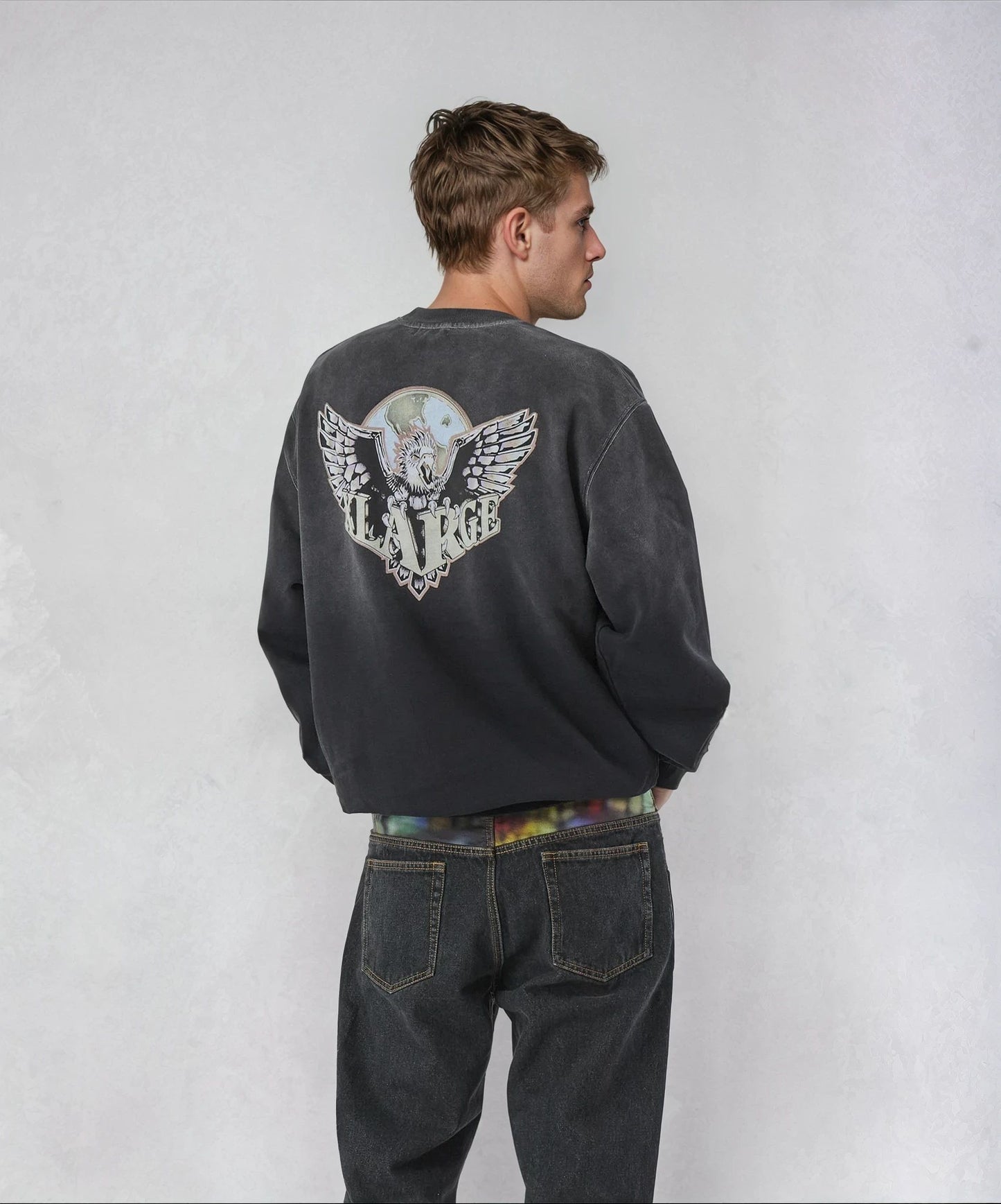 EAGLE WINGS TO THE WORLD CREWNECK SWEATSHIRT