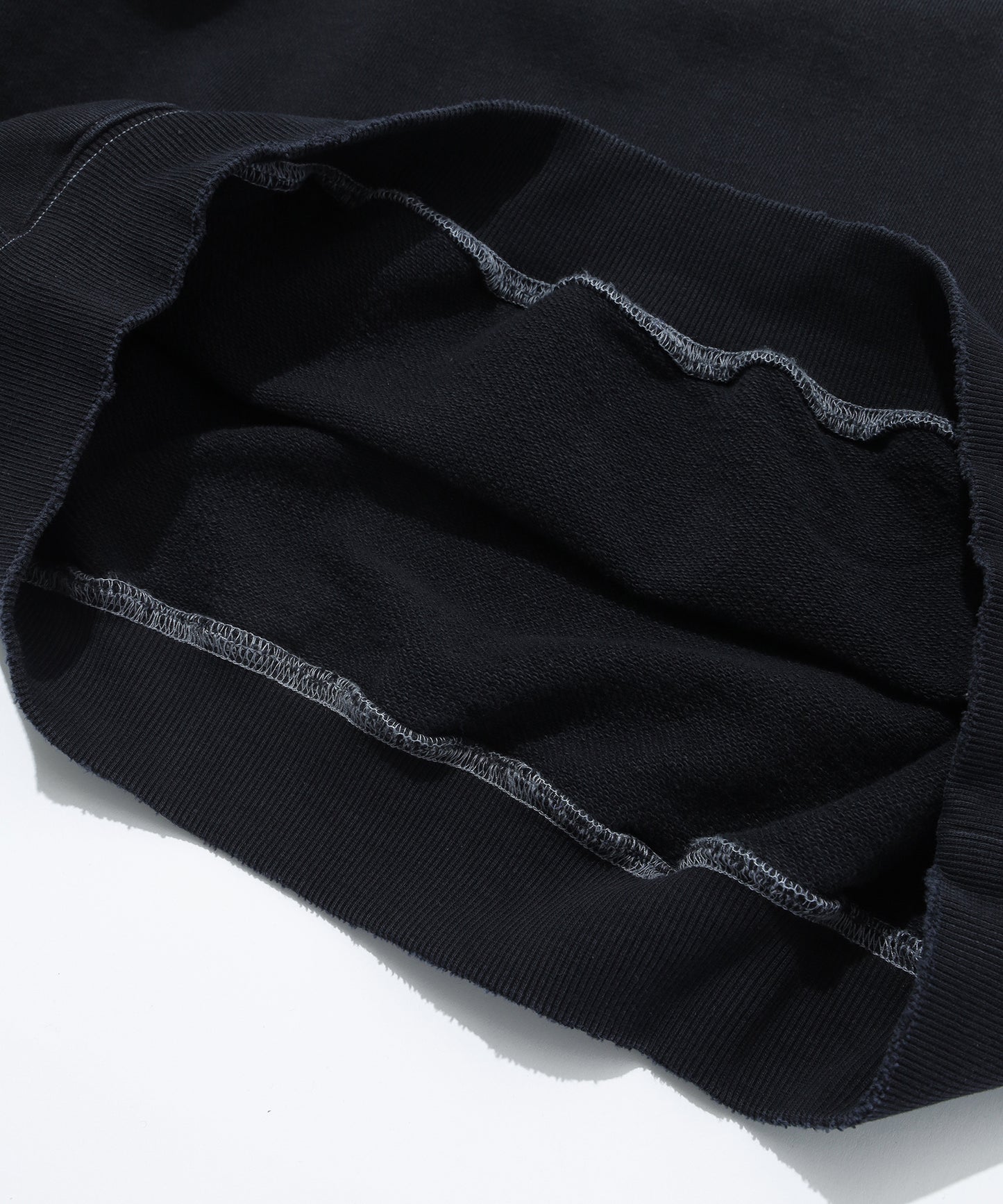 EAGLE WINGS TO THE WORLD CREWNECK SWEATSHIRT