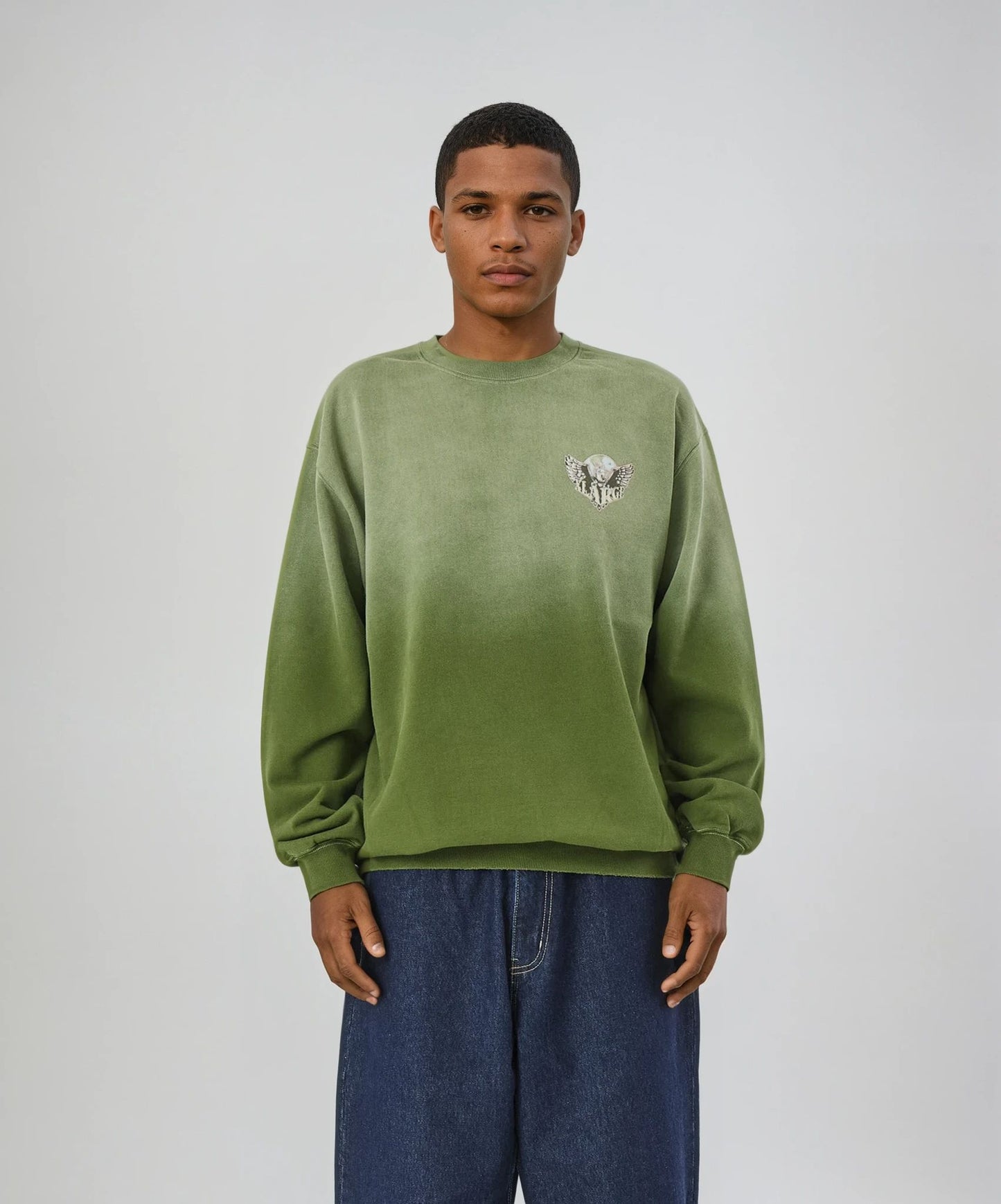 EAGLE WINGS TO THE WORLD CREWNECK SWEATSHIRT