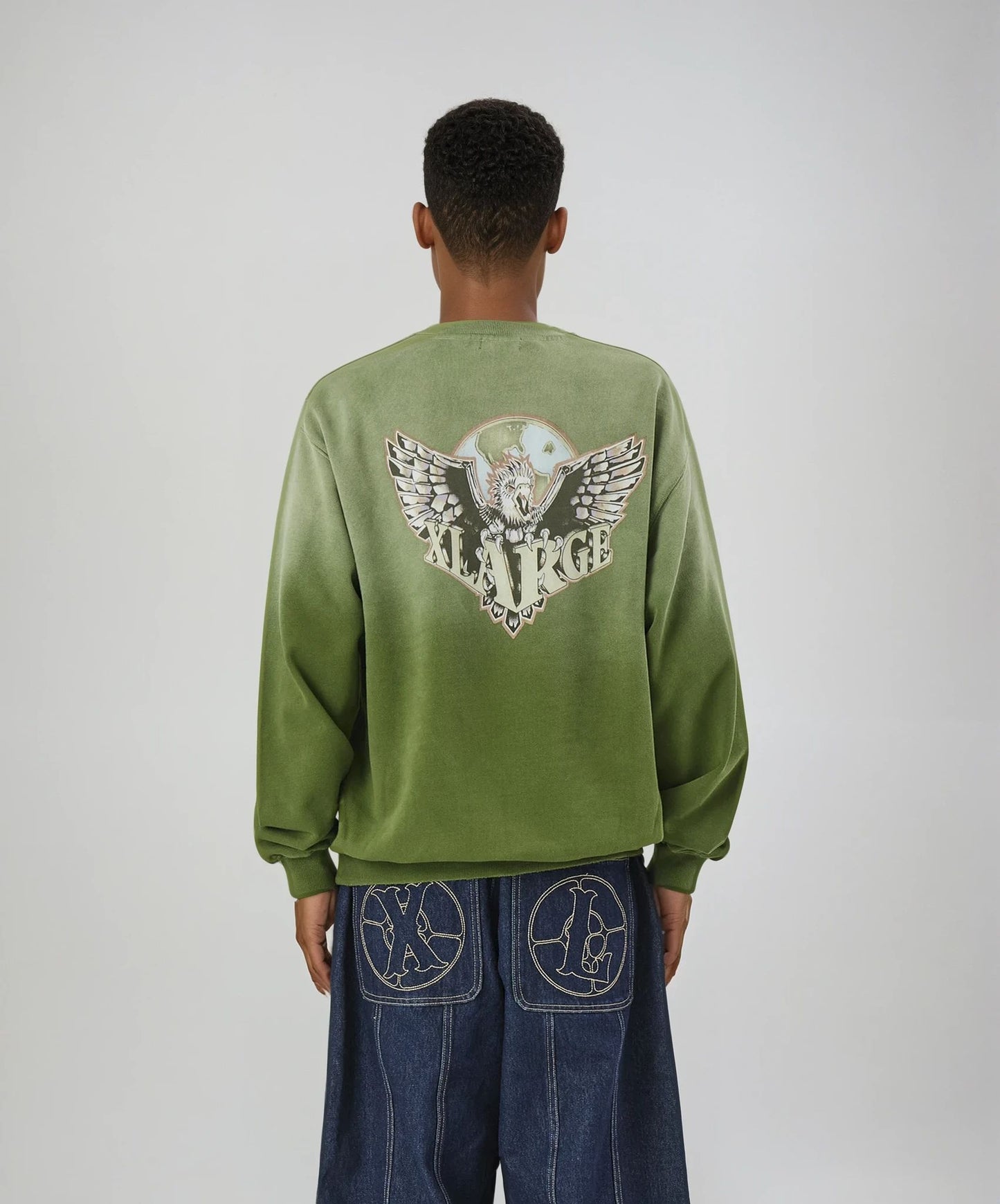 EAGLE WINGS TO THE WORLD CREWNECK SWEATSHIRT