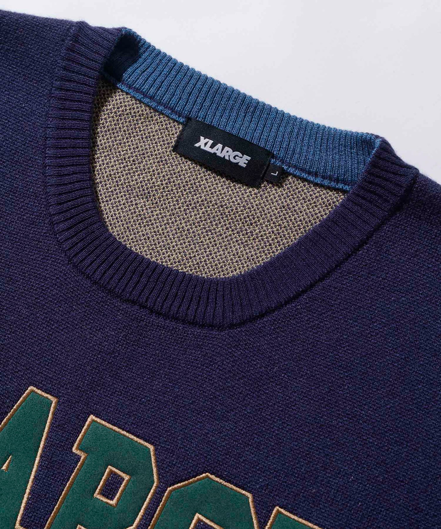 EMBLEM LOGO CREWNECK KNIT