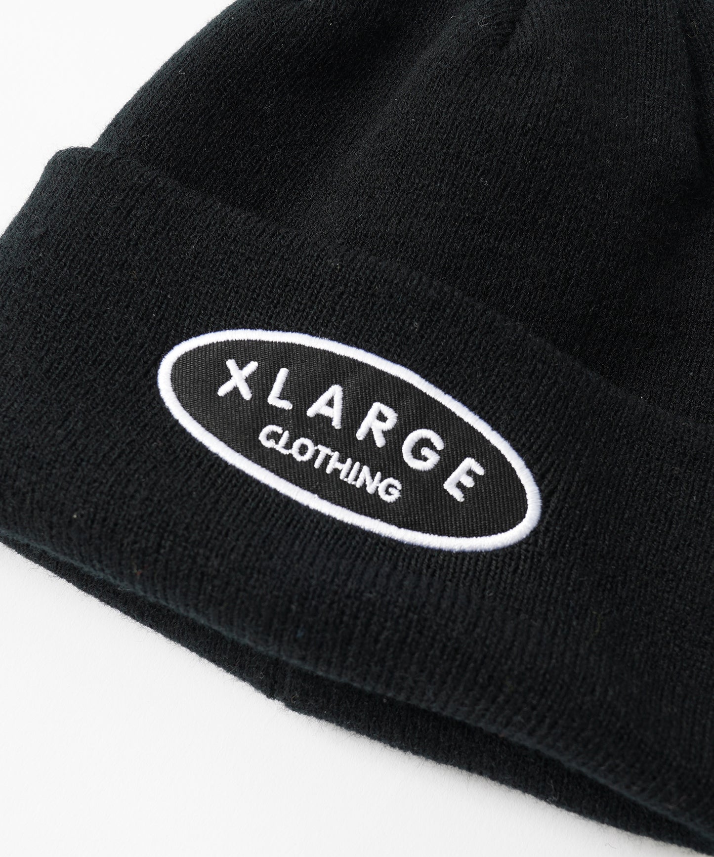 EMBLEM CUFF BEANIE